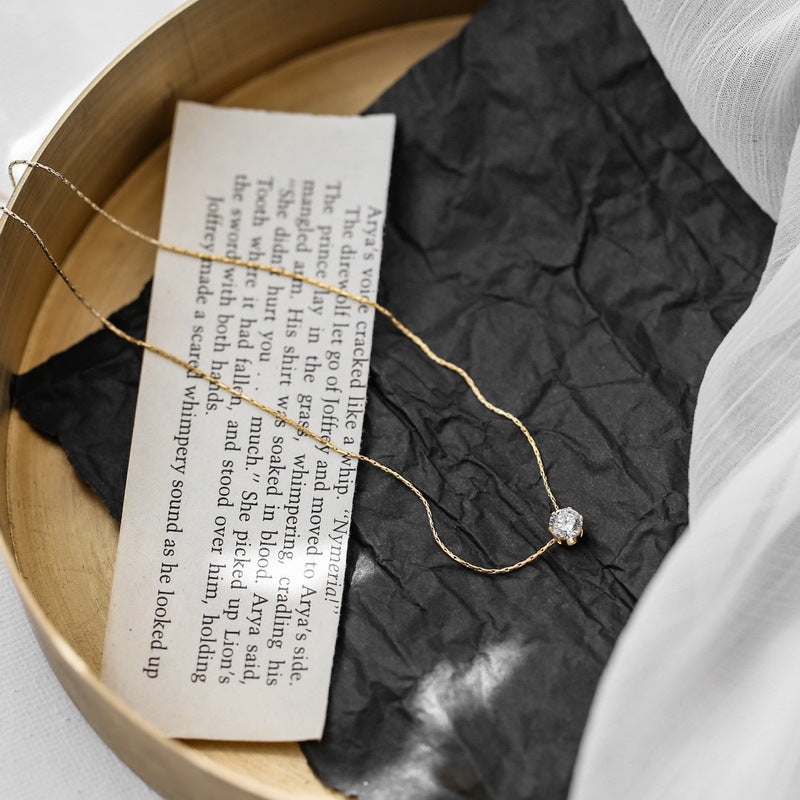 新品軽奢6爪ダイヤペンダント付き女性向け首飾りロックボーンネックレス