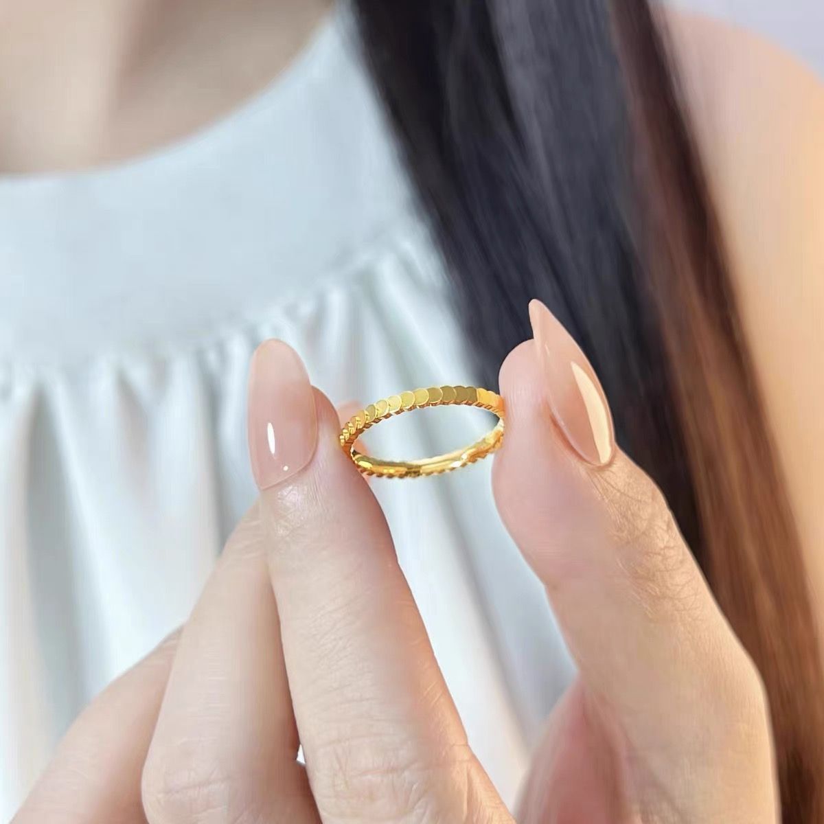 精巧な魚鱗デザインチタン鋼リング 女性向け高級指輪