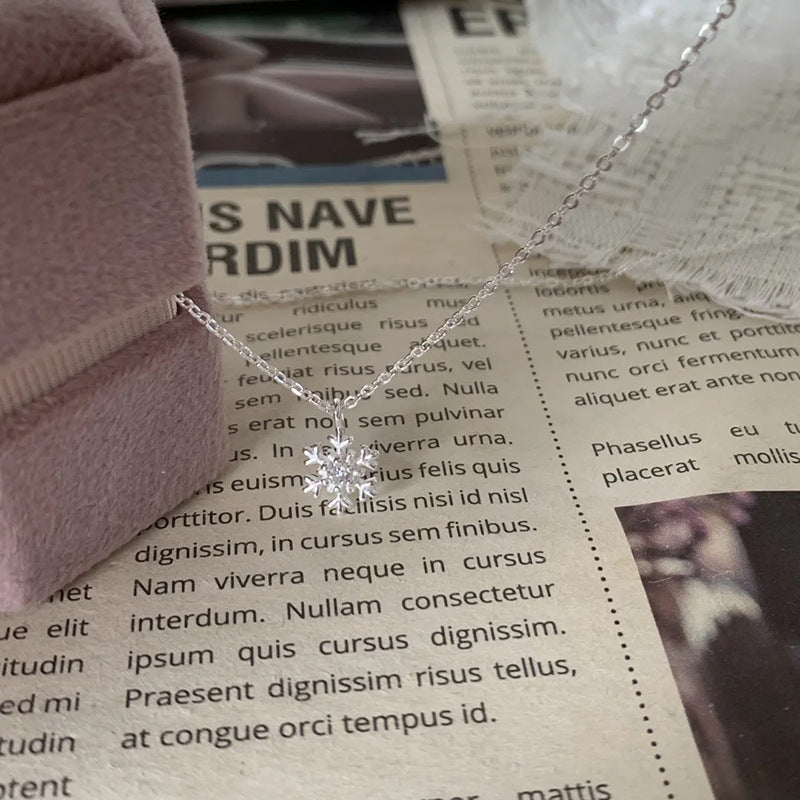 美しいジルコニア雪の花ネックレス女性用