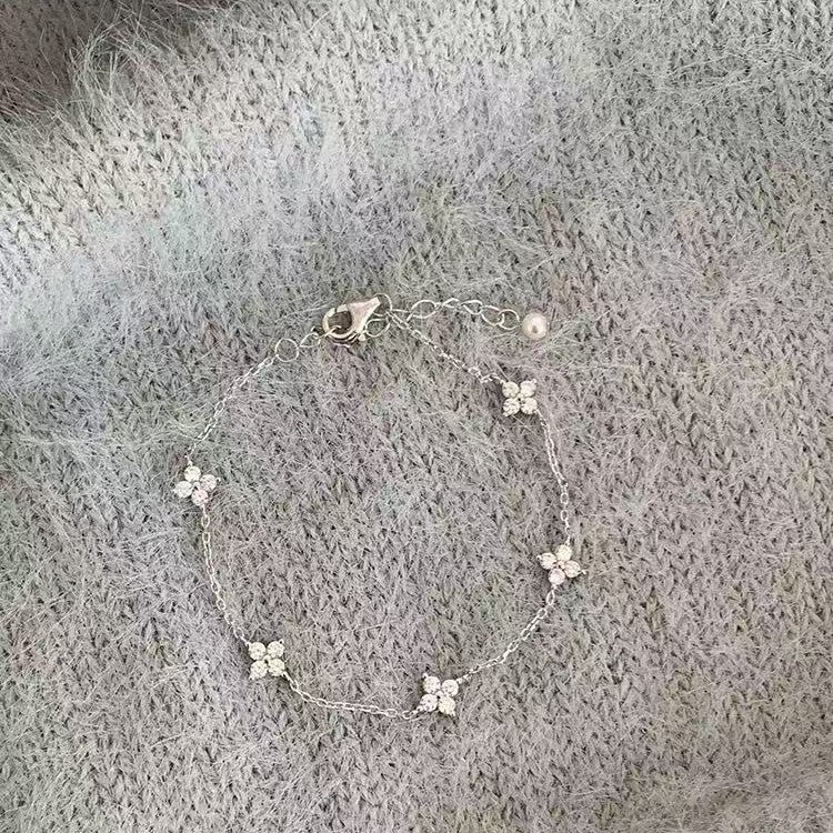 925 スターリングシルバー四つ葉のクローバーパールブレスレット女性のためのニッチデザインライト高級絶妙な積み重ね可能な親友ギフトジュエリー