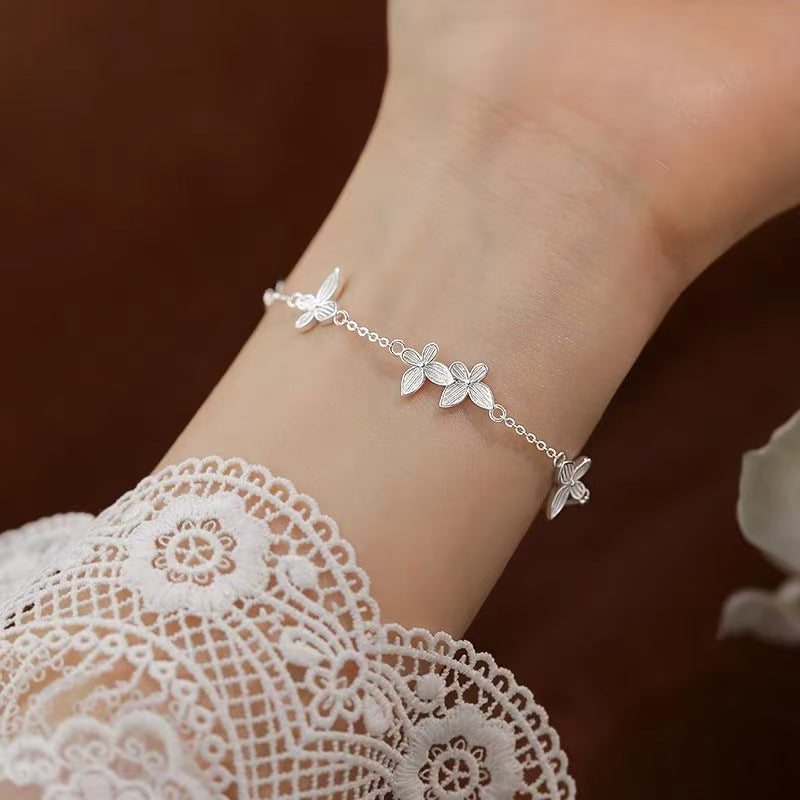 925 スターリングシルバー蝶ブレスレット女性のためのライト高級ニッチデザインインスタイルハイエンドガールフレンドギフト