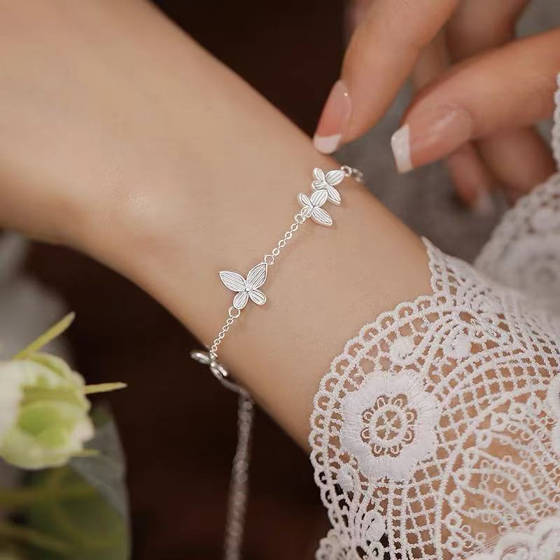 925 スターリングシルバー蝶ブレスレット女性のためのライト高級ニッチデザインインスタイルハイエンドガールフレンドギフト