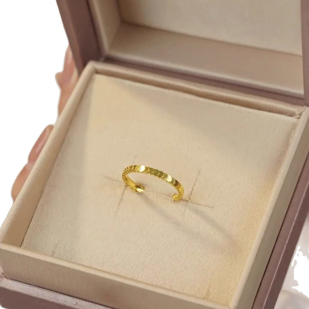 精巧な魚鱗デザインチタン鋼リング 女性向け高級指輪